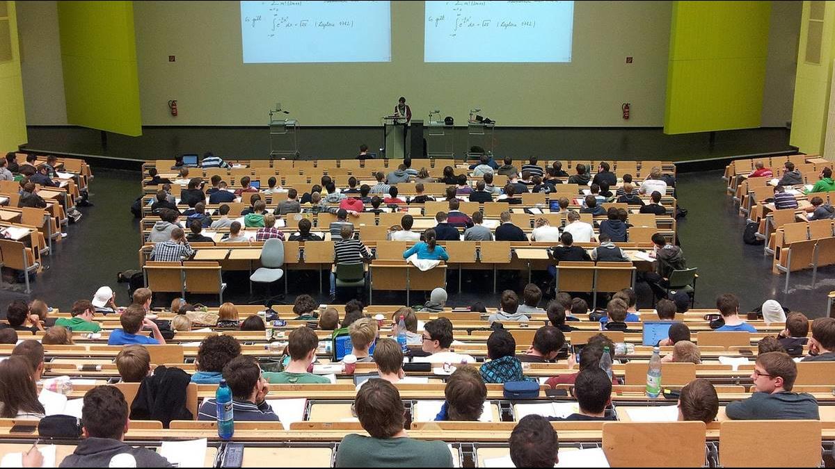國外學者授課鐘點費不到大陸六分之一!竟成「國際大笑話」