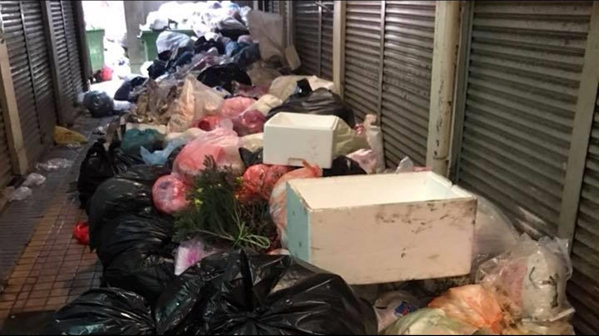 巷弄被垃圾塞爆苦到清潔隊…環保局加班清運