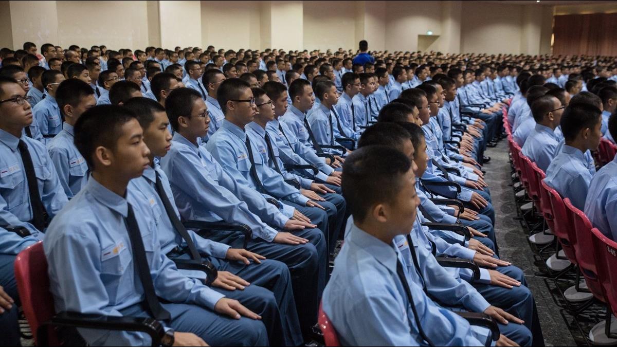 國防部搶兵前進國小!中正預校國中部復招 月領6千零用金