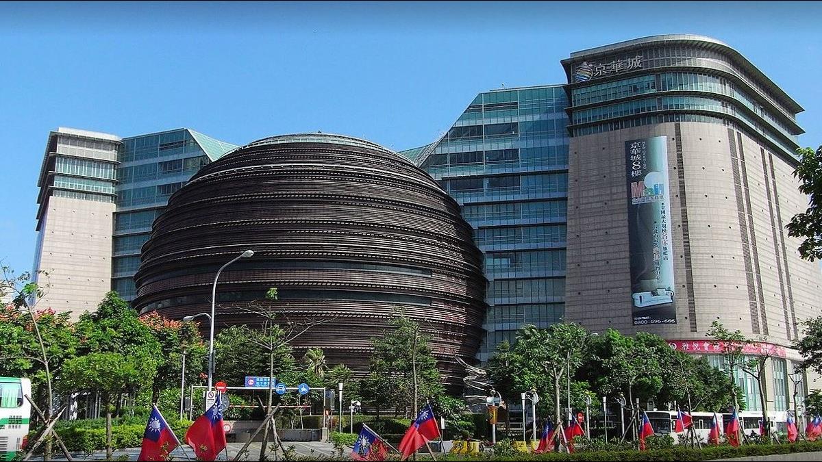 容積率爭議有解?威京小沈傳將以500億出售京華城