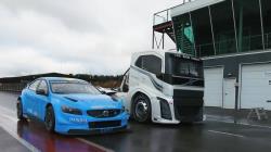 4.5噸卡車跟超級轎跑PK百公里加速？結果太出乎意料了！