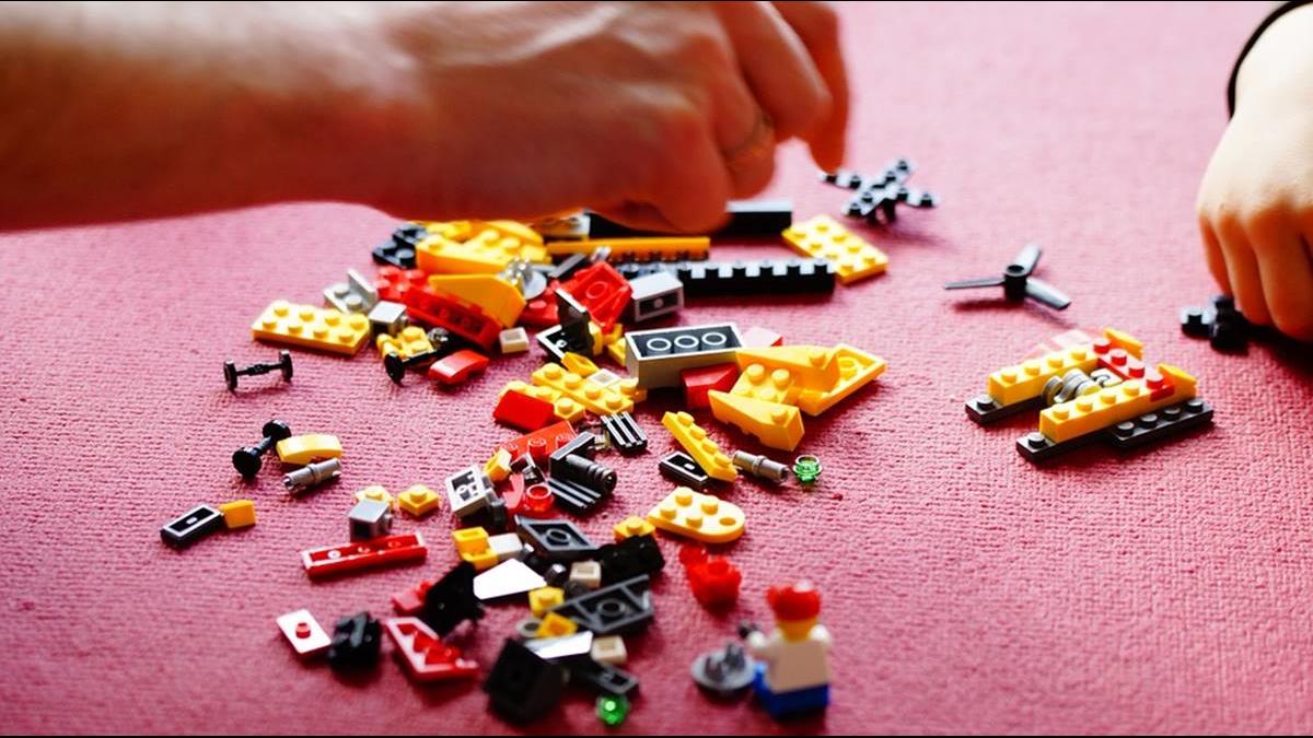 為了「用樂高做龍山寺」索性離職！他不到30歲月入破10萬