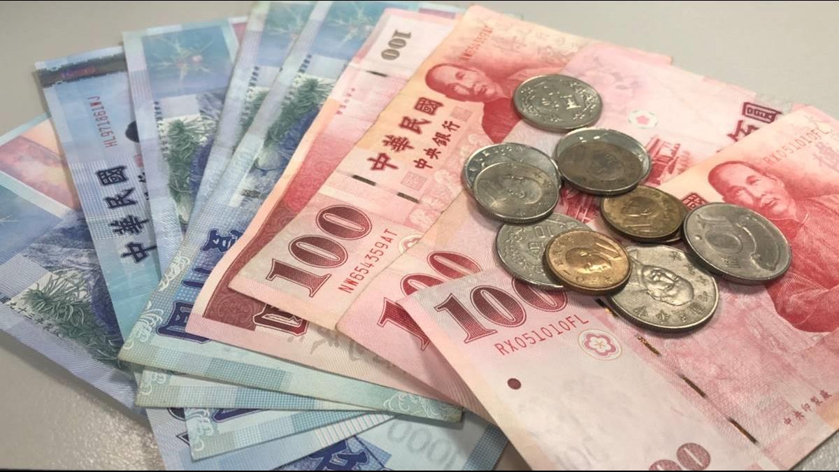 他月薪22K好奇「領4萬是何感」網：吃不飽餓不死