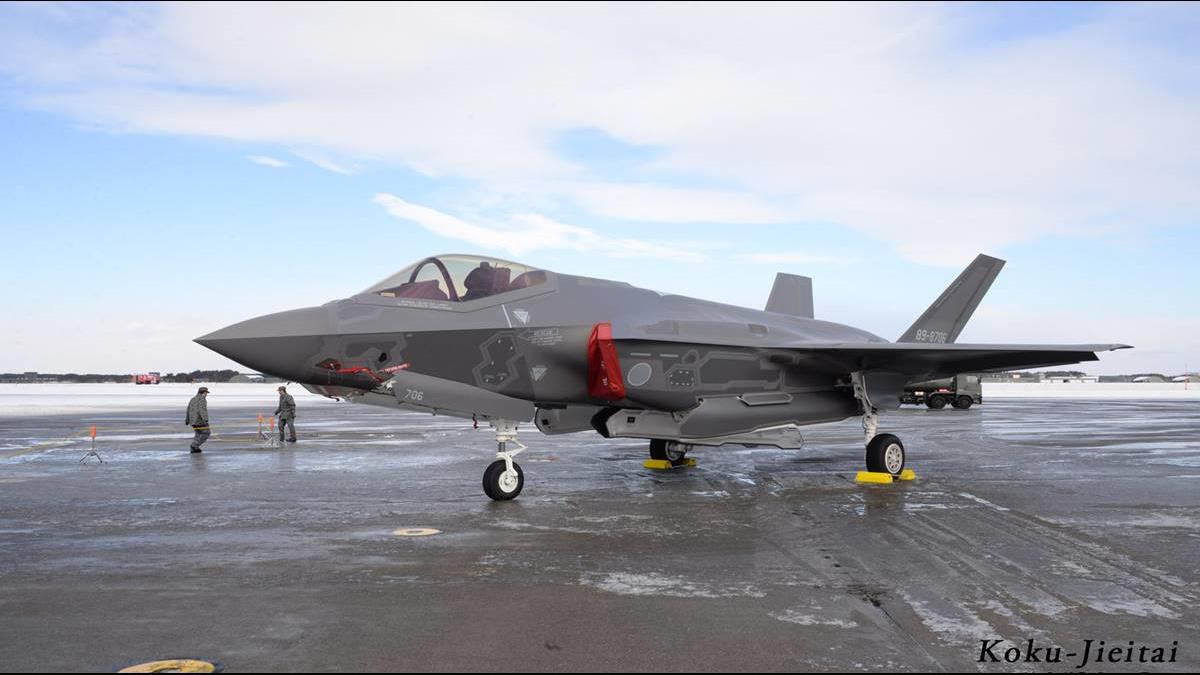 空間迷向墜海?日F-35A疑引擎全開高速撞海