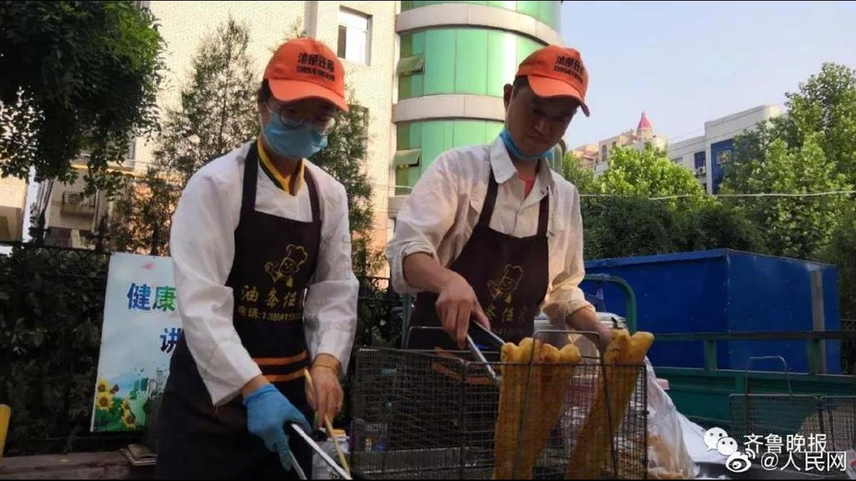 1天1千根!夫妻棄醫改賣油條 1秘訣年賺135萬