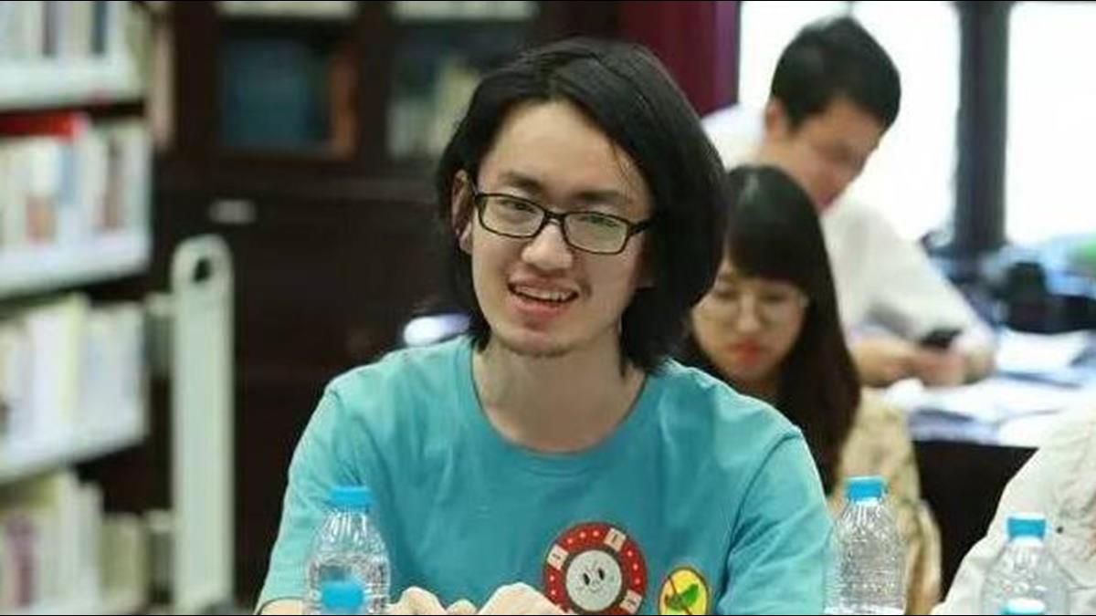 高一被清華錄取、高三拒Google實習!24歲青年創計算機界傳奇