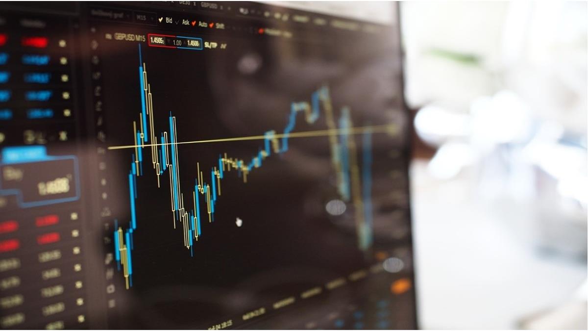 外資8月狂賣千億倒貨台股?專家3把關防散戶淪ATM