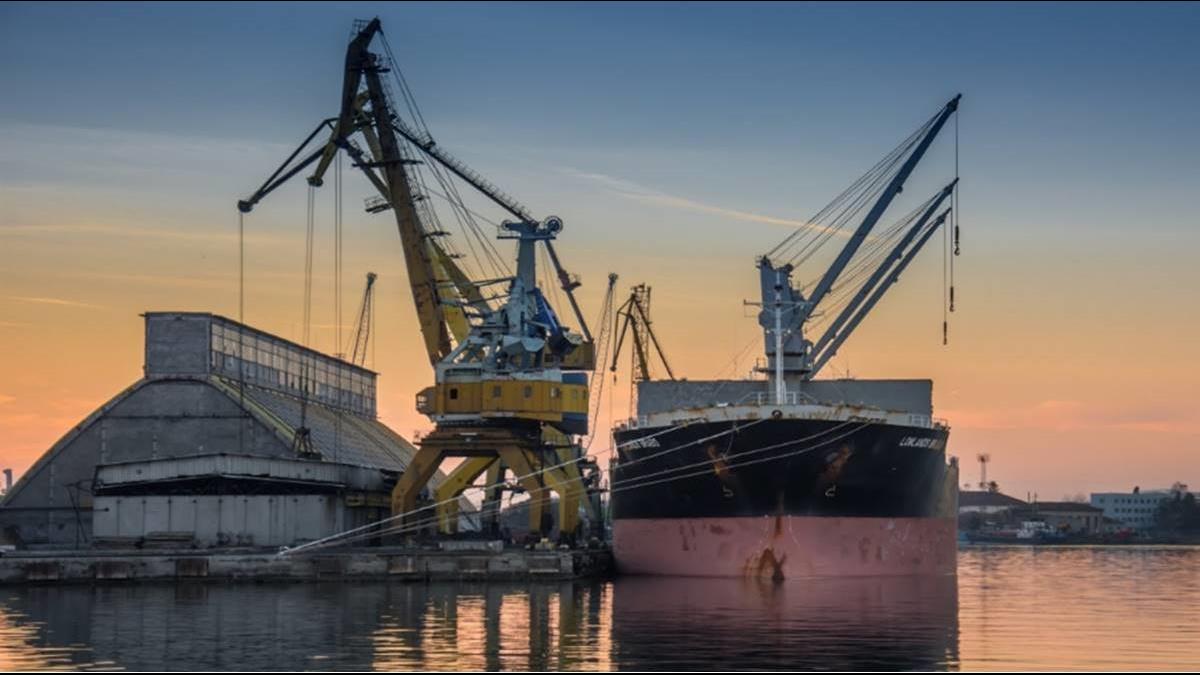 大陸面臨衰退式順差！順差大減348億美元