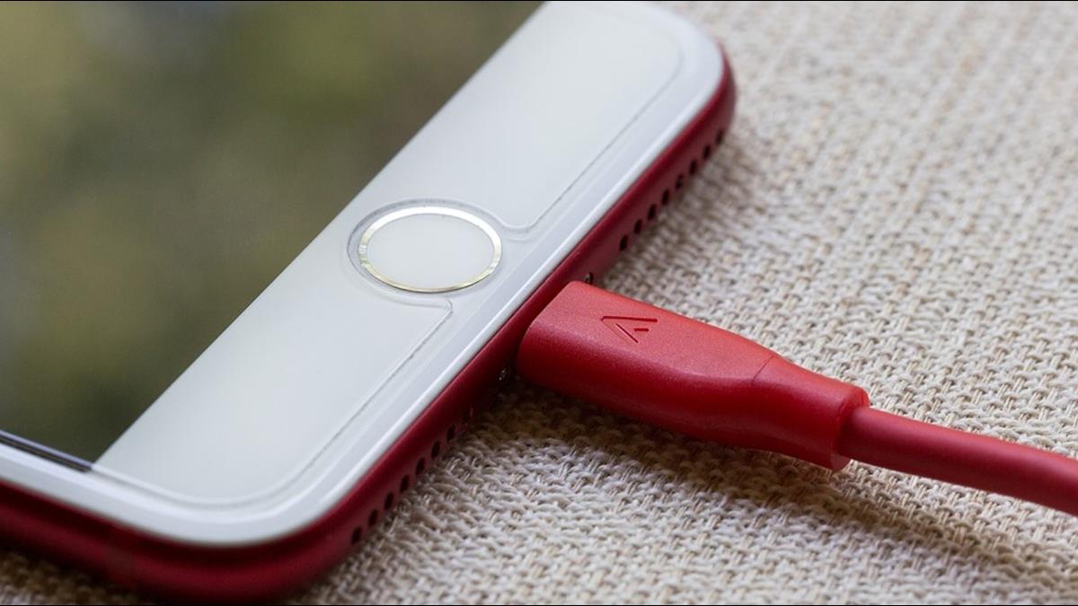 iPhone充電慢耗電快? 這些竅門讓電池健康更耐用!