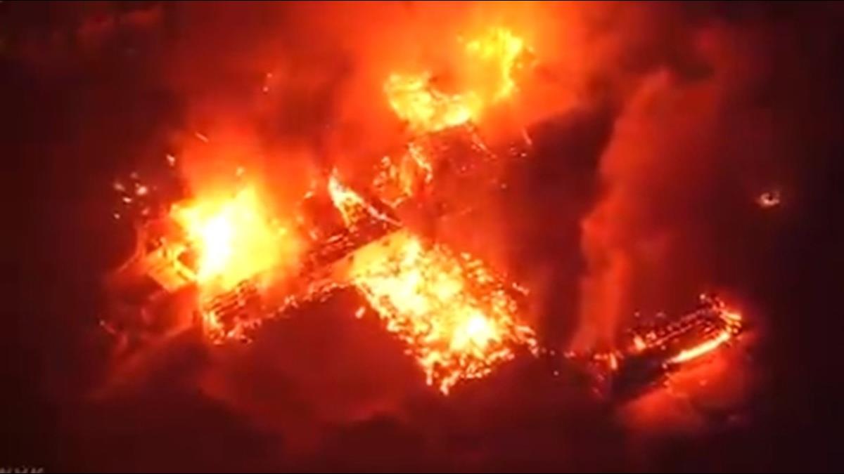 世界文化遺產遭祝融吞噬!沖繩首里城三大殿全燒光