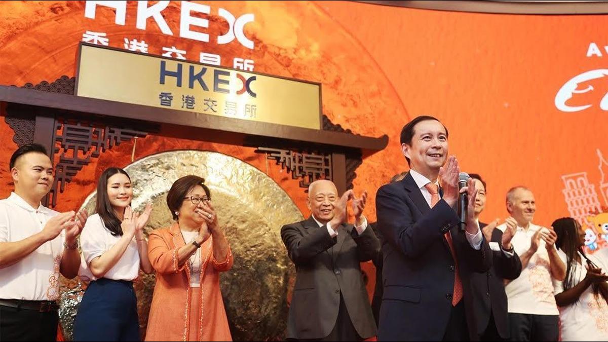 阿里巴巴香港2次掛牌奪港股市值龍頭馬雲未現身