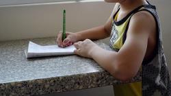 女童考試差1分雙百 母心寒取消過年旅遊：機票都買了