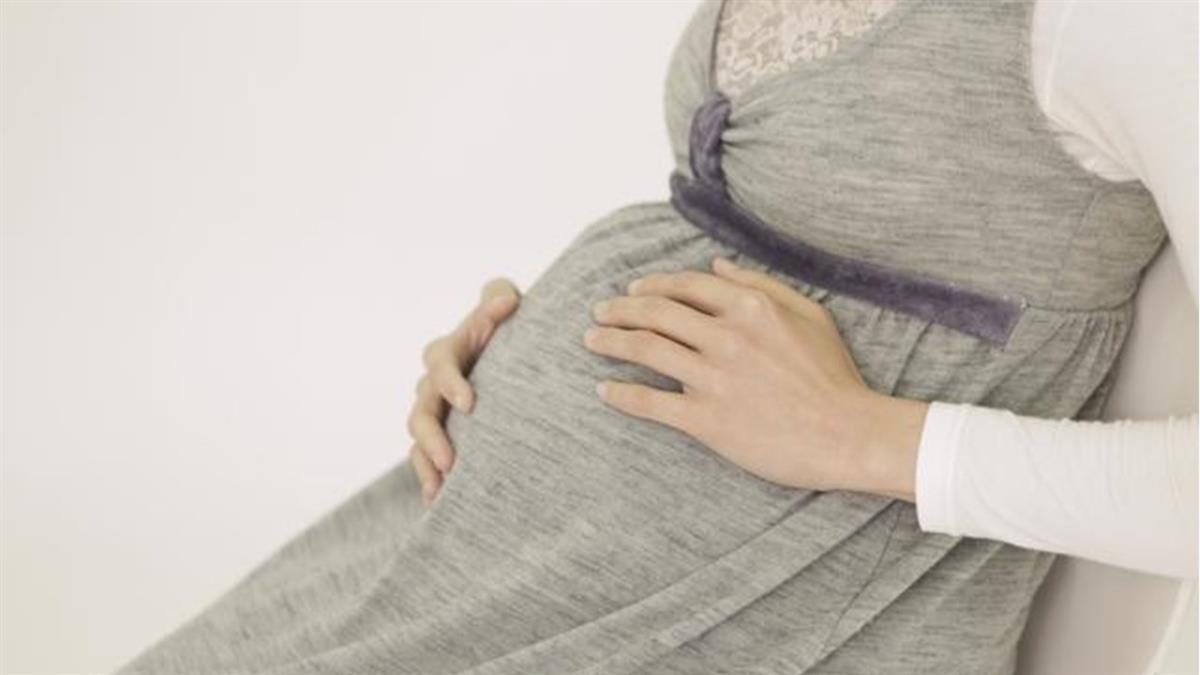 產兒40天拋棄送養！生母22年後現身 提告討贍養費