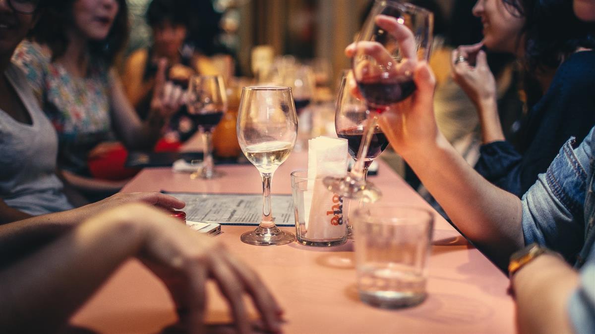 為何懷念餐廳內用時光？ 網揭3關鍵問題