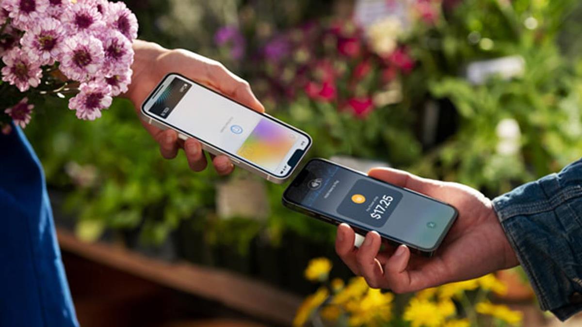 iPhone變行動刷卡機！ 蘋果新增收款功能 小攤販也可用