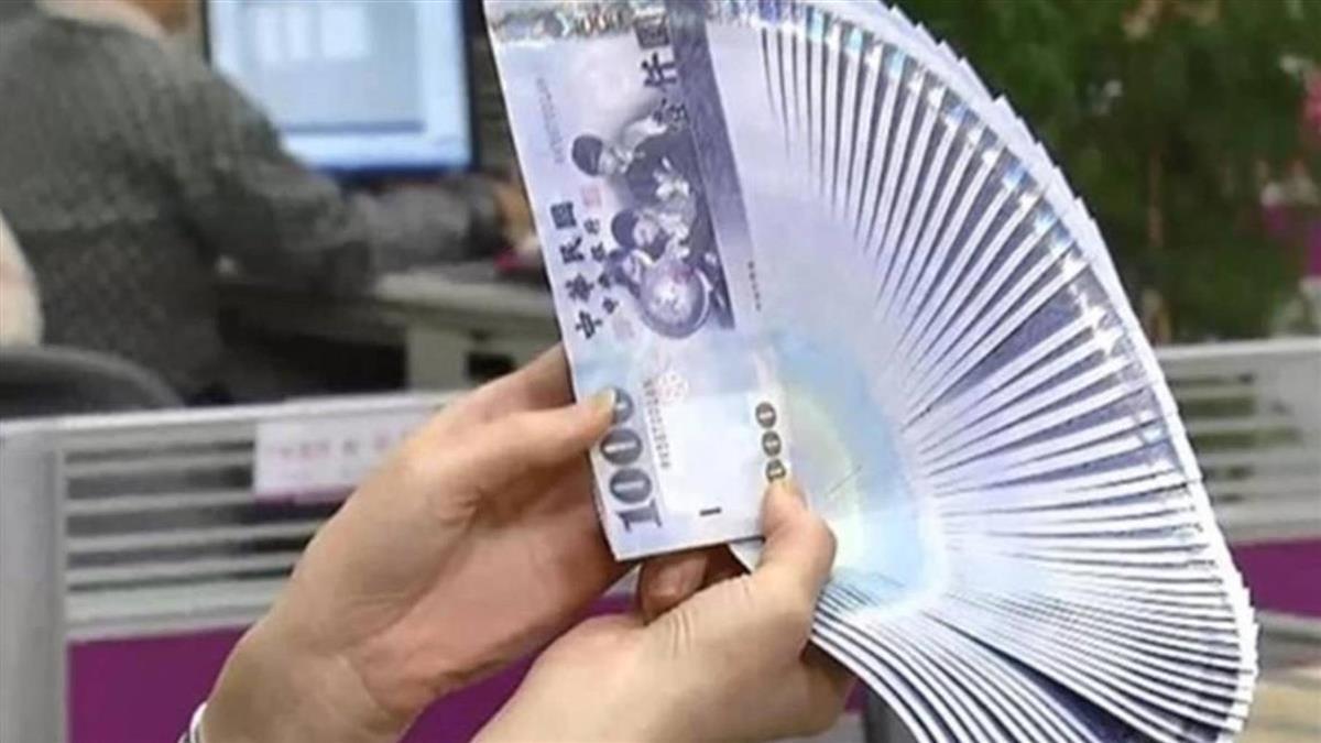 平均總薪資達6萬2！他上人力銀行「一堆工作不到3萬」