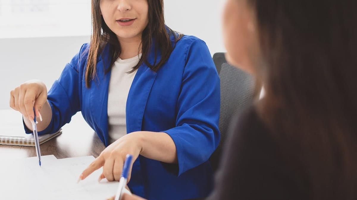 新人比工讀生還難帶？ 老鳥怒公司招一堆「大寶寶」 網曝：薪水是關鍵