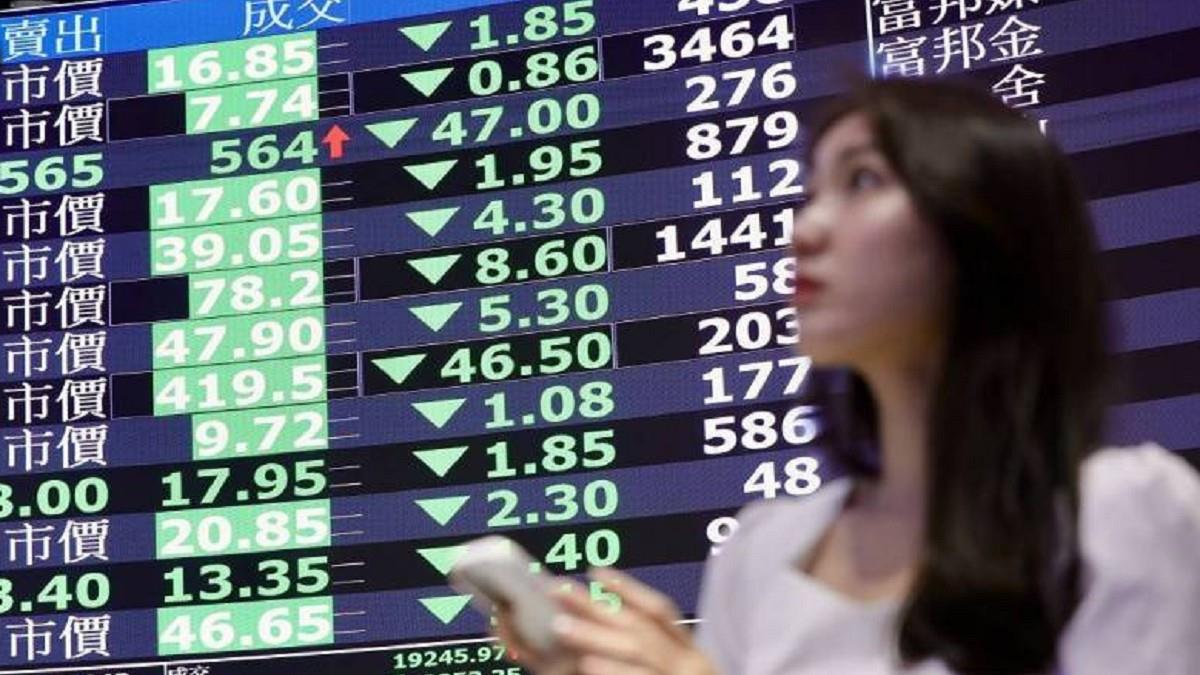 3天崩掉4千點！ 命理師曝「高塔牌逆位」：股市不久會反彈