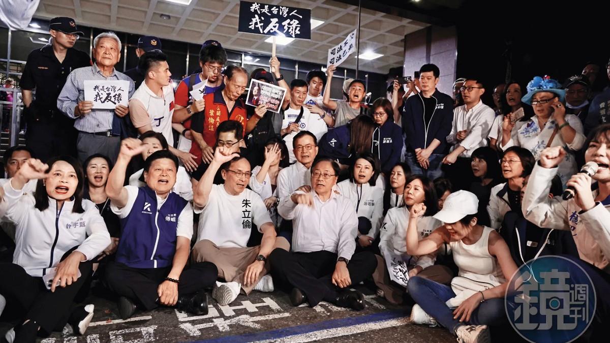 抄都抄錯？ 藍營罷免連署2大bug超誇張 偽造文書鐵證遭揪出