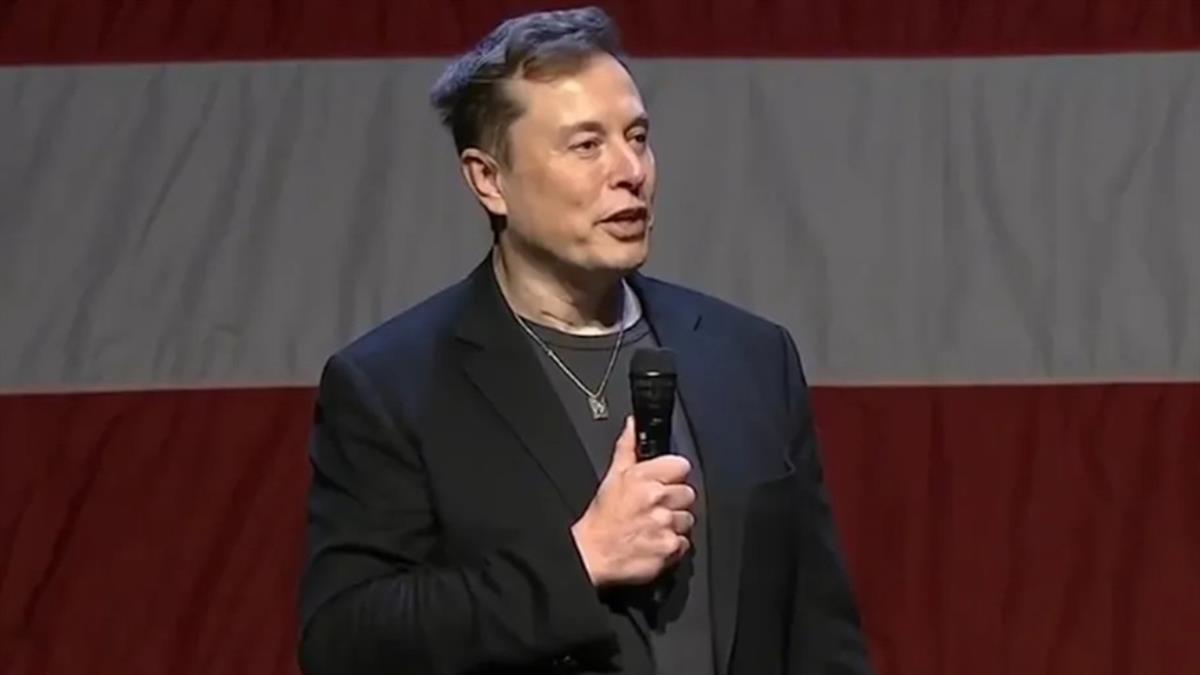 機器人代操手術「成功率98%」 馬斯克讚：5年內超越人類