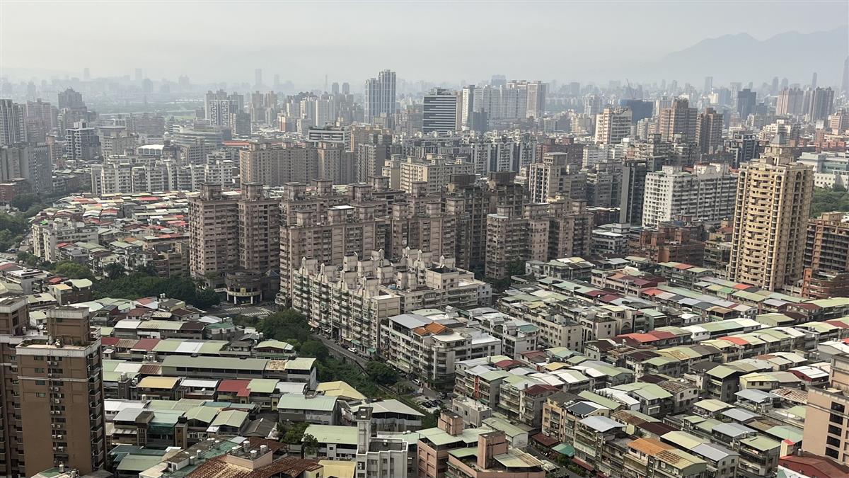 年收300還租屋！他嘆「薪苦錢丟水溝」 網戰翻