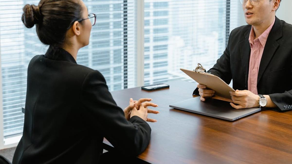 面試要求接受2.5小時考試！ 網見薪資怒了：浪費時間