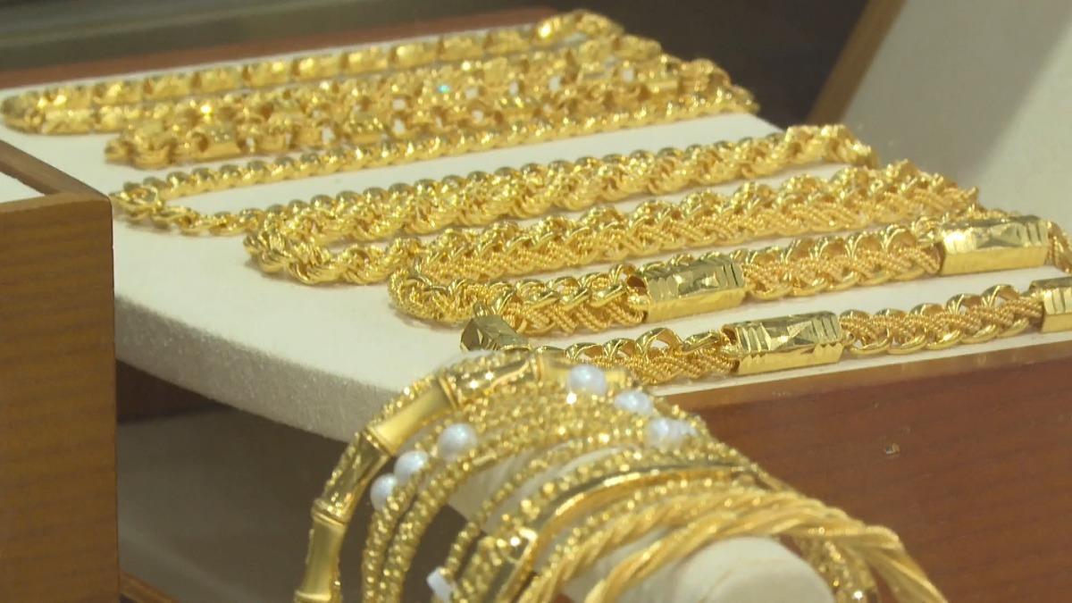 「19兩黃金」放保險箱忘密碼 她僱人撬開嗨了