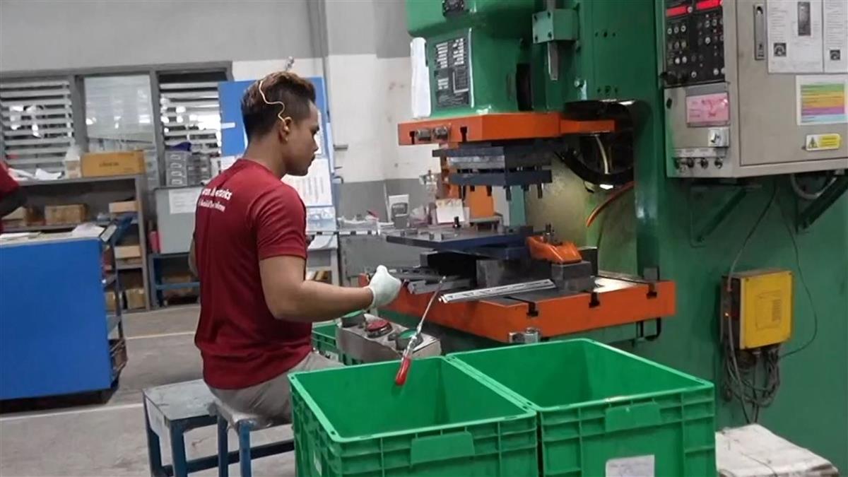 川普重稅！「這國」400萬人得丟飯碗 學者批：醜陋的權力展示