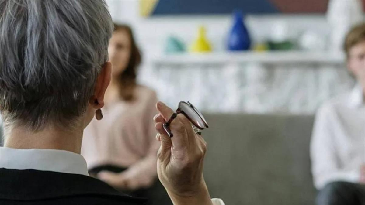 尪要她生完孩全職在家！一句「1次給一千就夠」網友炸鍋了