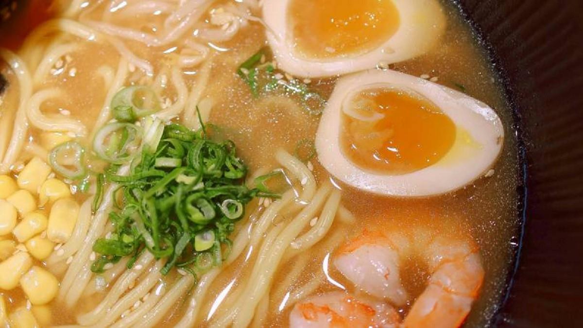 2大1小「不給加麵」怒留1星負評！ 他曝背後算盤：想白嫖