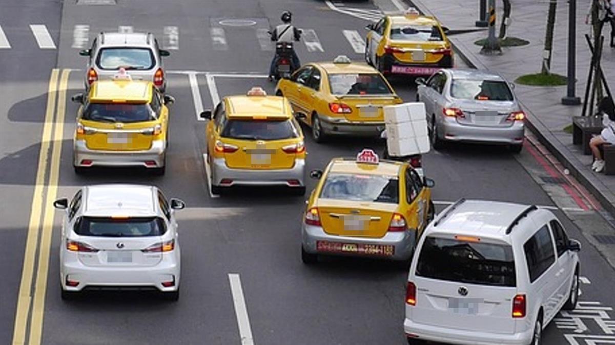 友搭計程車通勤！ 他好奇「收入等級」 過來人曝支出：比養車便宜