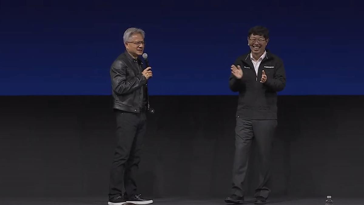 劉揚偉親揭AI平台「創世紀」 黃仁勳驚喜站台