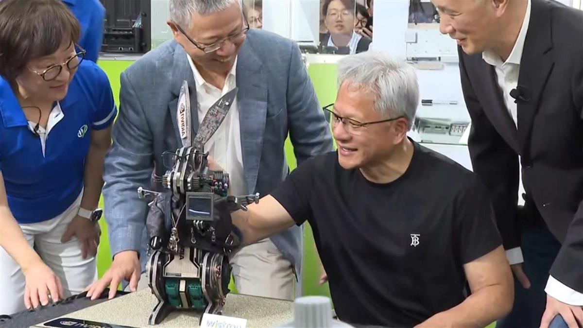 談輝達總部進度 黃仁勳曝關鍵在「這個人」：都幫我打給他
