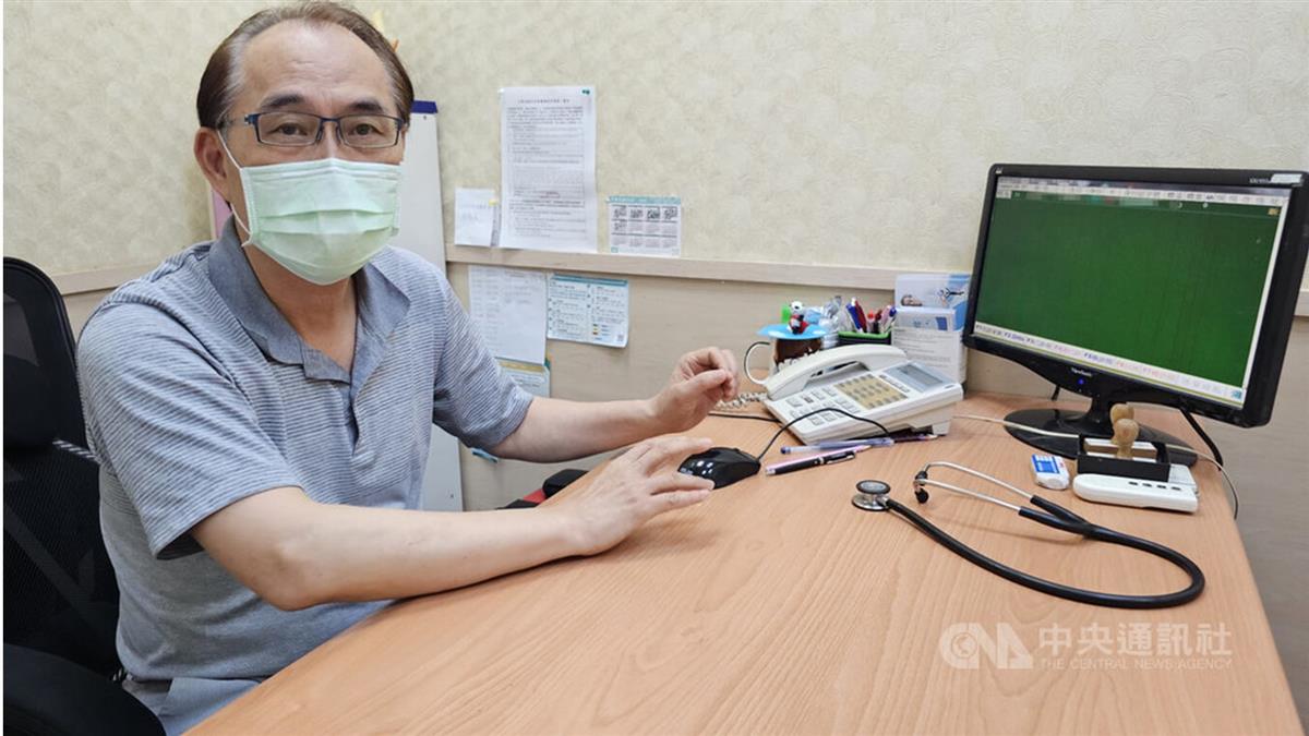 診所就在車禍現場附近！ 三峽醫護停診救人：像被炸過