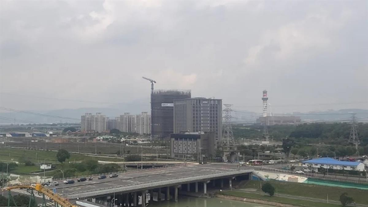 輝達職缺不到100個 難撐房價？ 帥過頭笑：代銷忙到凌晨4點