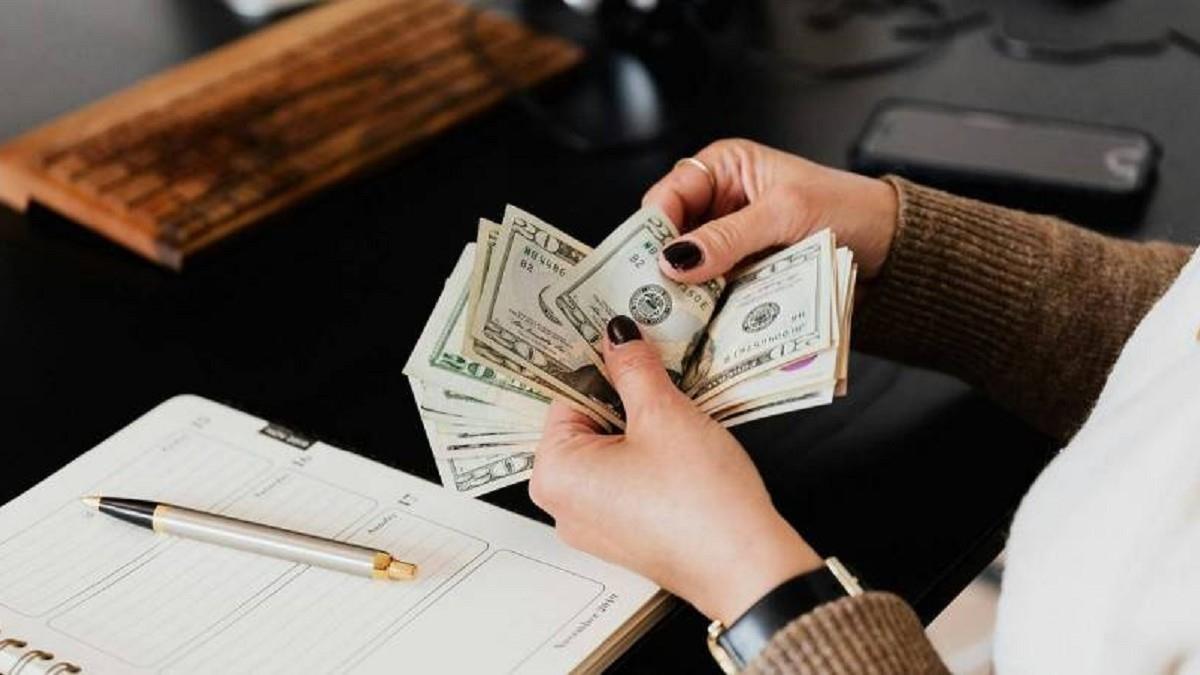 帳戶多出1347萬！ 24歲女秒花百萬 遭逮辯：神的禮物