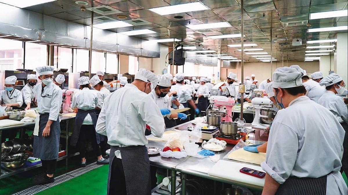 女教授「整學期都找代打」 學生狀告教育部：跟校長好就囂張？