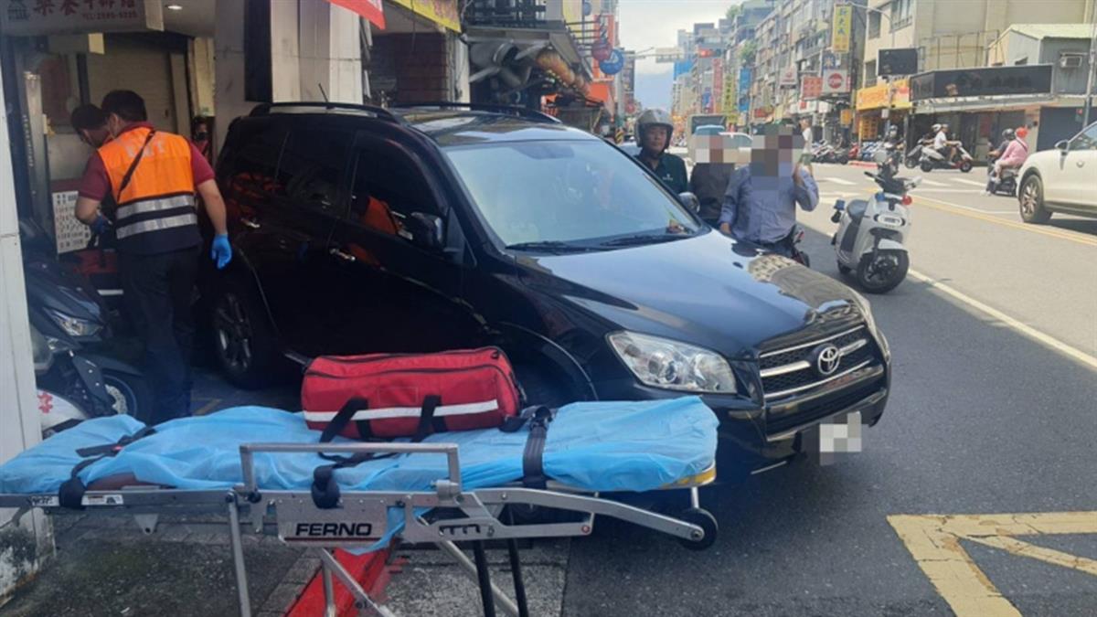 酒駕吊照仍上路！北市再傳老翁暴衝撞人 倒車臨停買便當釀禍