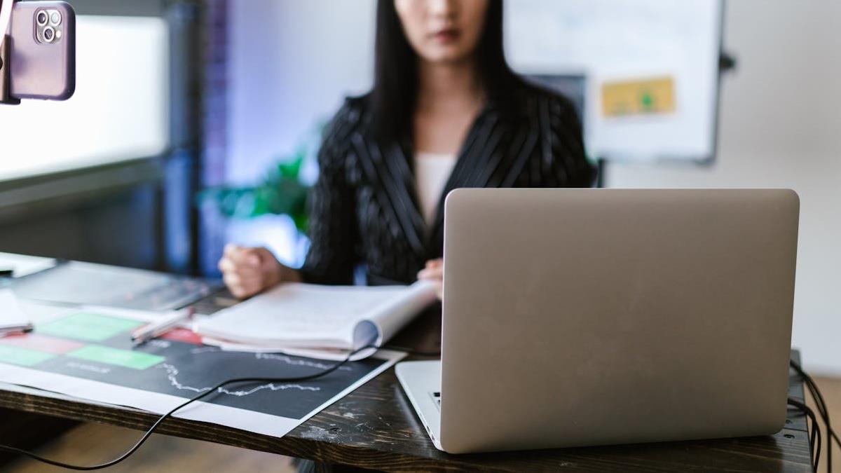 學霸友進四大會計事務所 月薪4萬他驚呆：這薪水有病吧？