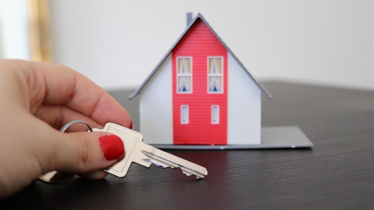 年薪70K能買房？ 她27歲「工作2年成房奴」 網見規劃驚：強過很多人