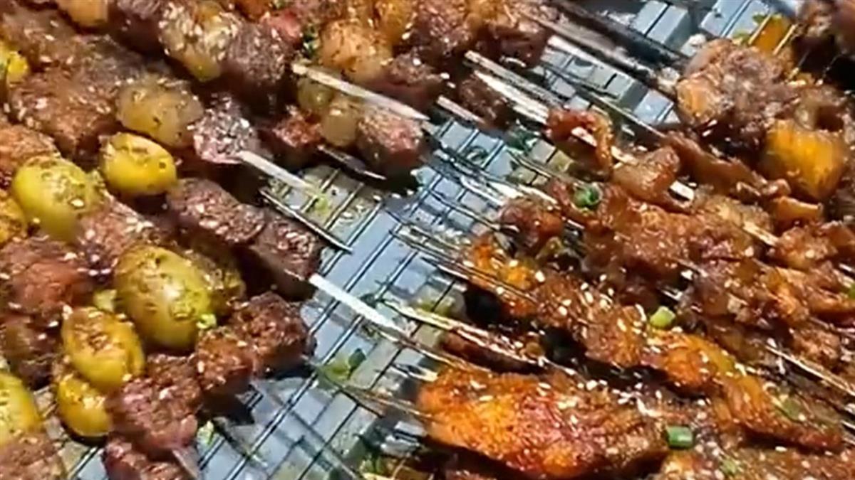 重慶吃路邊燒烤被坑 帳單多次修改、竹籤數量多算1/3