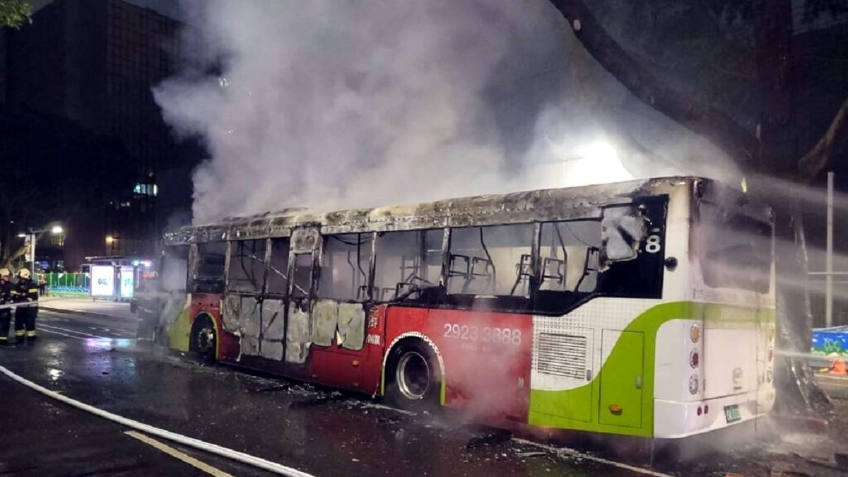 北市電動公車起火原因找到了！ 公運處：初判電池故障