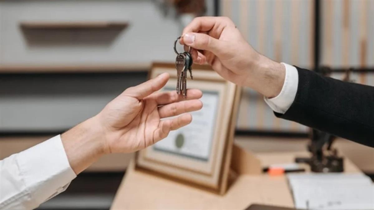 父母幫出頭期款理所當然？ 網一票喊：早幫孩子買好了