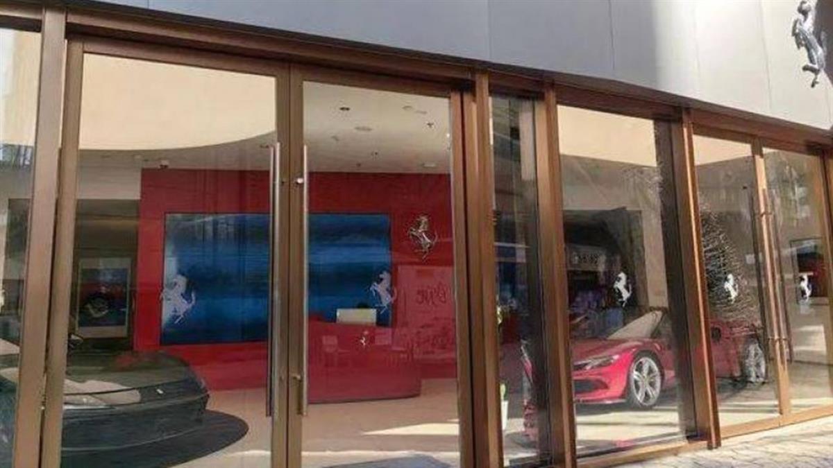 他買法拉利苦等3年未交車 經銷商：想退款先幫賣車