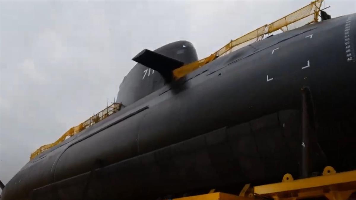 海鯤號「艇體凸起變形」遭網酸土炮 台船回應：請國人放心