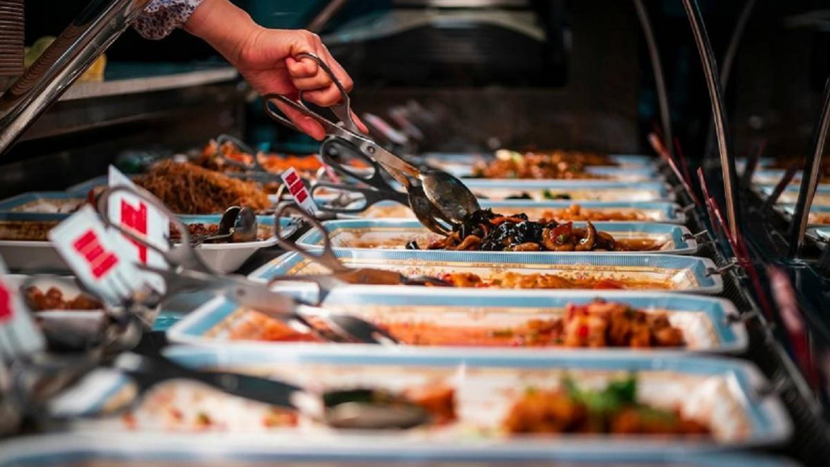 訂位高檔自助餐 「名字變不雅字眼」他氣炸 消保官：Google的錯