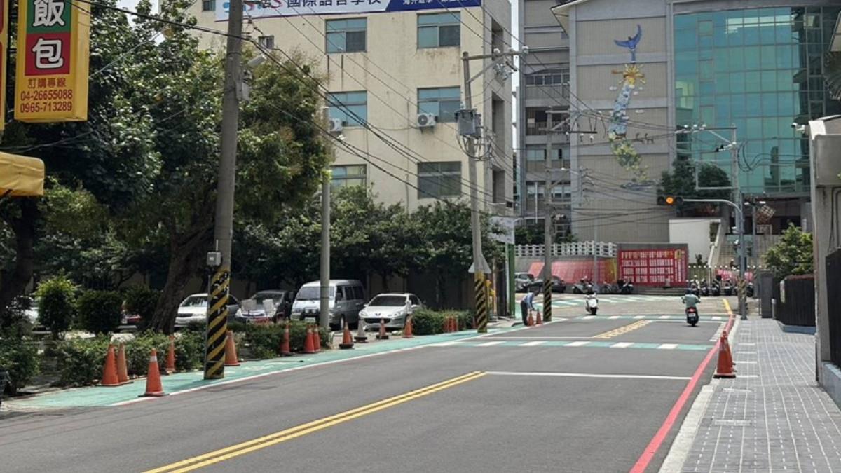 人行道忽高忽低易跌倒！ 外國網紅來台驚呼：我沒辦法活下來