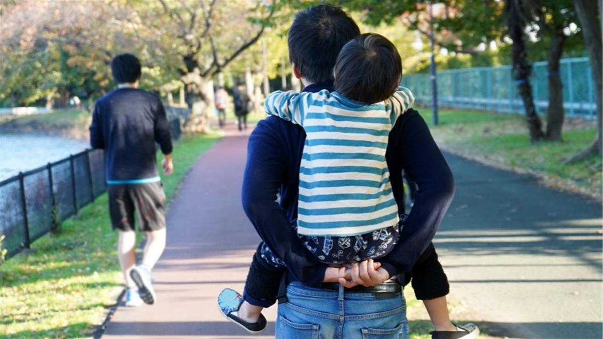 小孩爽放21天！家長炸鍋了：多達15天要上班沒人顧