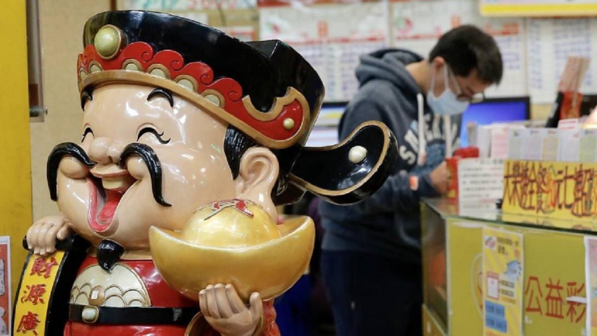 威力彩17.38億 台中1注獨得！ 彩券行笑：請彌勒佛坐鎮櫃檯