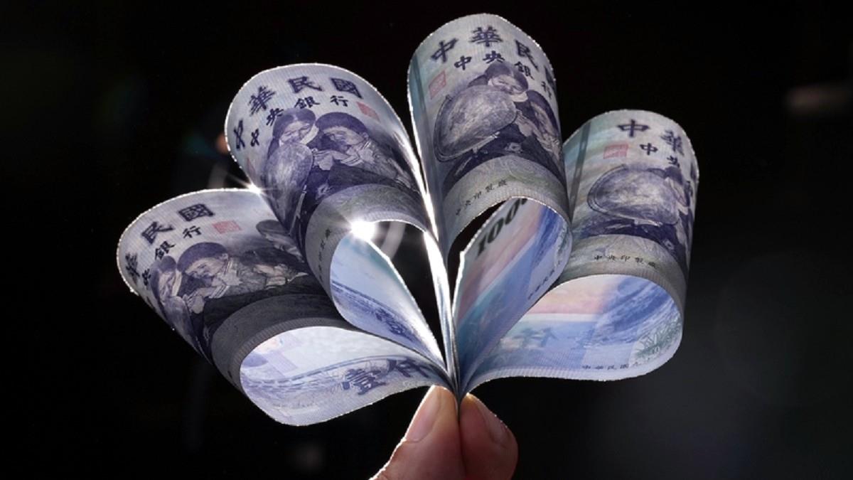 新台幣強升逾9% 壽險業5月慘虧1066億元